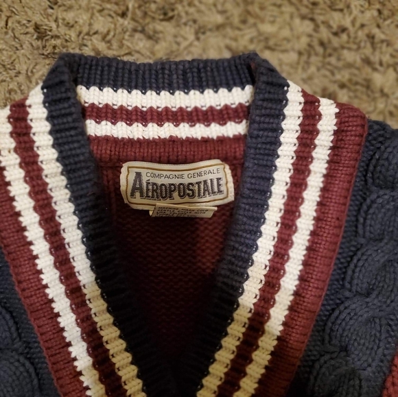 The Poppin Aeropostale - Picture 3 of 4